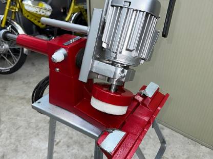 Bild 5:Mähmesserschleifer Schleifgerät Rotax