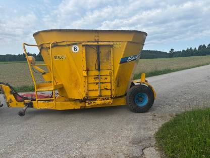 Bild 4:Futtermischwagen