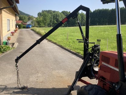 Bild 3:Kran zum Brennholz verladen (Eigenbau mit Zange)