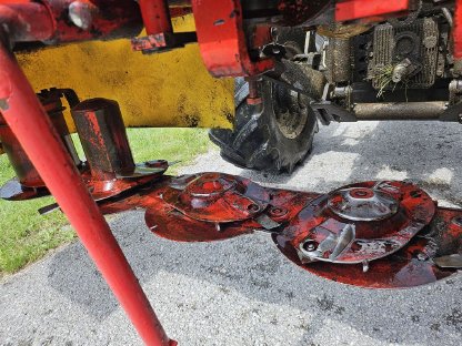 Bild 5:Knüsel 300 F Mähwerk