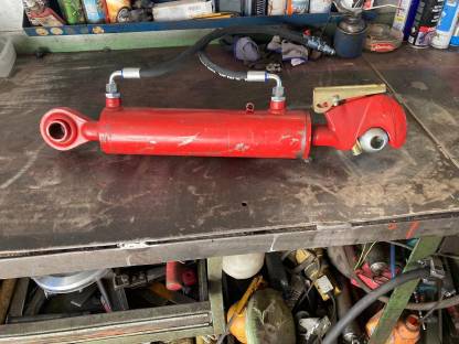 Bild 2:Hydraulischer Oberlenker