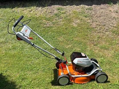 Bild 2:STIHL RMA 2 RPV Akkurasenmäher