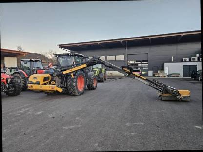 Bild 2:McConnel Böschungsmäher 8075T