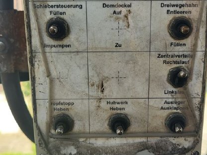 Bild 7:Güllefass BAUER POLY 185 TL mit 15 m Schleppschlauch