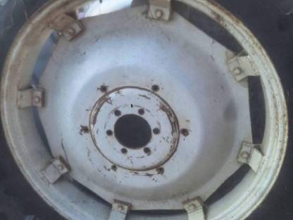 Bild 2:Pflegebereifung 230/95R44