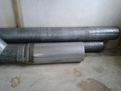 Bild 4:Warmluftrohre für Umluft (Spänexofen) Ofen