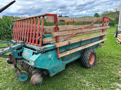 Verkaufe alten Ladewagen Steyr Hamster