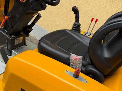 Bild 5:Epsilon Hoftrac Hoflader VTC-910