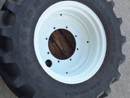 Bild 2:Traktorräder Satz Kompletträder 440/65R24 540/65R34