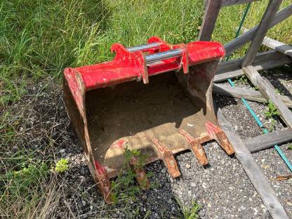 Bild 6:Takeuchi TB 225