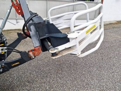 Bild 4:Rundballengreifer / Rundballenzange