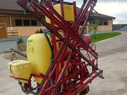 Bild 7:Feldspritze Hardi 12 m