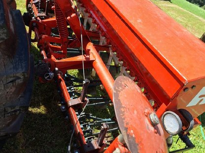 Bild 3:Reform Semo 77 225 cm mit Kleesamenstreuer