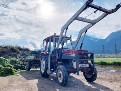 IHC 434 mit Hydrac Frontlader
