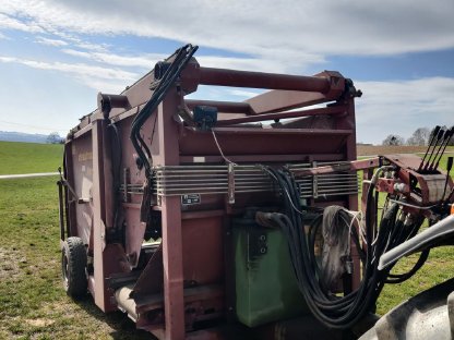 Bild 2:Strautmann Herkules Silokamm