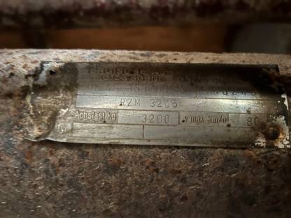 Bild 2:Tieflader Ballenwagen