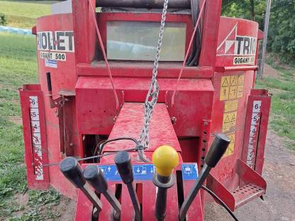 Bild 2:Trioliet Futtermischwagen Gigant 500