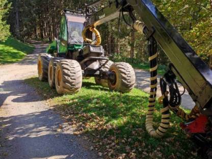 Timberjack 1270B Harvester