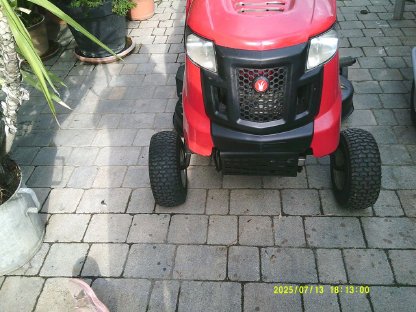 RASENMÄHTRAKTOR