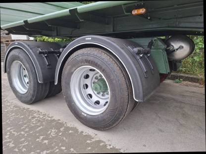 Bild 3:Anhänger Pritsche Plattformanhänger Ballenwagen