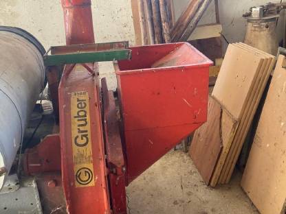 Bild 6:Muser Maismühle mit Motor