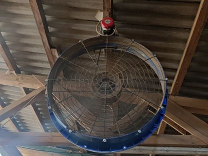 Bild 2:DeLaval DDF1200-1 Stallventilatoren mit Steuerung (2 Stk.)