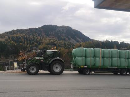 Bild 2:HEU-HEULAGE-SILAGE
