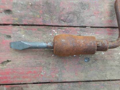 Bild 2:Alte Bohrwinde, nur noch Deko