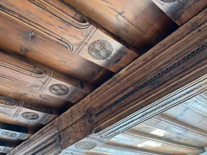 Bild 3:Antike Holzdecke aus 1794 ( 35m2 )