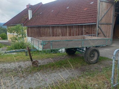 Bild 2:Traktoranhänger