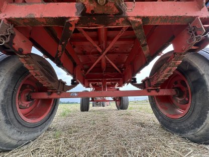 Bild 4:Bergmann 8t Dreiseitenkipper Kipper Anhänger D110 130