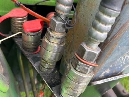 Bild 9:Deutz 4506 mit Frontlader