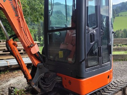 Bild 3:Hitachi ZX22U-2CLR