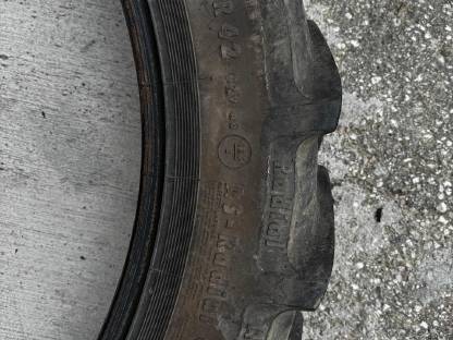 Bild 2:Pflegebereifung 270/95R42 11.2R42 Continental AC40