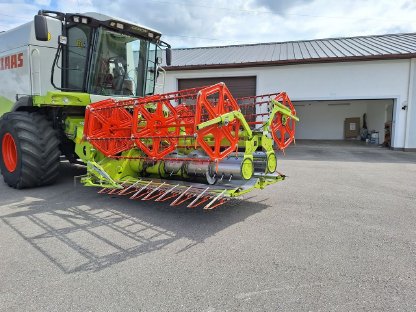 Bild 4:Claas Klappschneidwerk C540