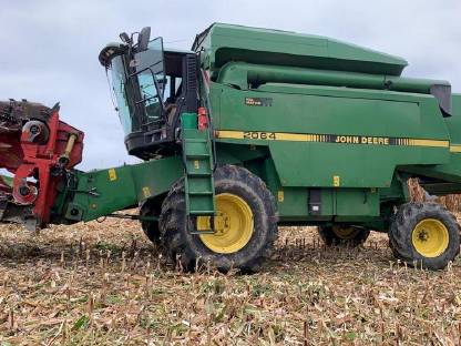 Bild 8:John Deere Mähdrescher 2064 HM