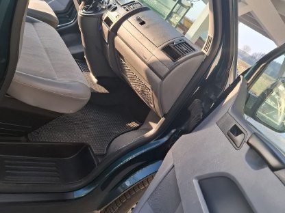 Bild 6:Volkswagen T5 Transporter Langer Radstand, 2 Schiebetüren