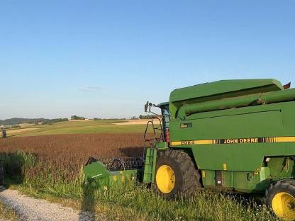 Bild 4:John Deere Mähdrescher 2064 HM