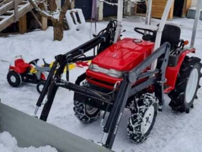 Bild 3:Yanmar KE3 Kleintraktor - lackiert wie Steyr 4120 Profi