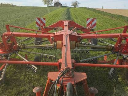 Bild 7:Fella TS 800 Mittelschwader