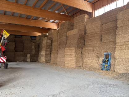 Stroh in Großpacken