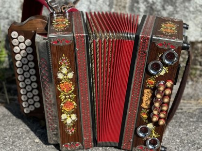 Bild 4:Steirische Harmonika Müller GCF-Stimmung