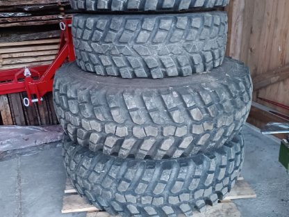 Bild 5:Felgen 16x30 MF Fendt Valtra