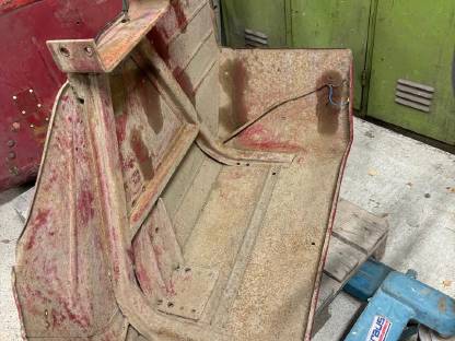 Bild 3:Kotflügel Steyr Plus 1100