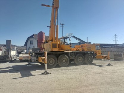 Bild 2:Liebherr LTM 1060