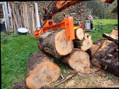 Bild 4:Holzspalter für Bagger