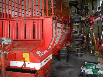 Ladewagen Ernteboss 2