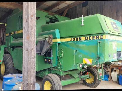 Bild 8:Mähdrescher John Deere 1075