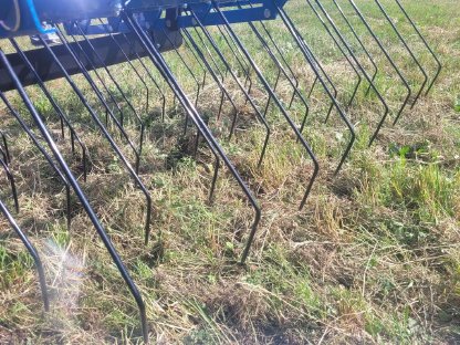 Bild 4:Hatzenbichler Grünlandstriegel 6 m