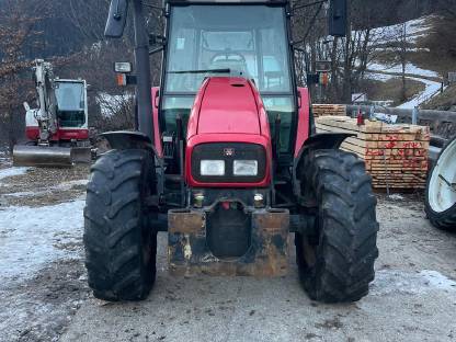 Bild 2:Massey Ferguson 6245
